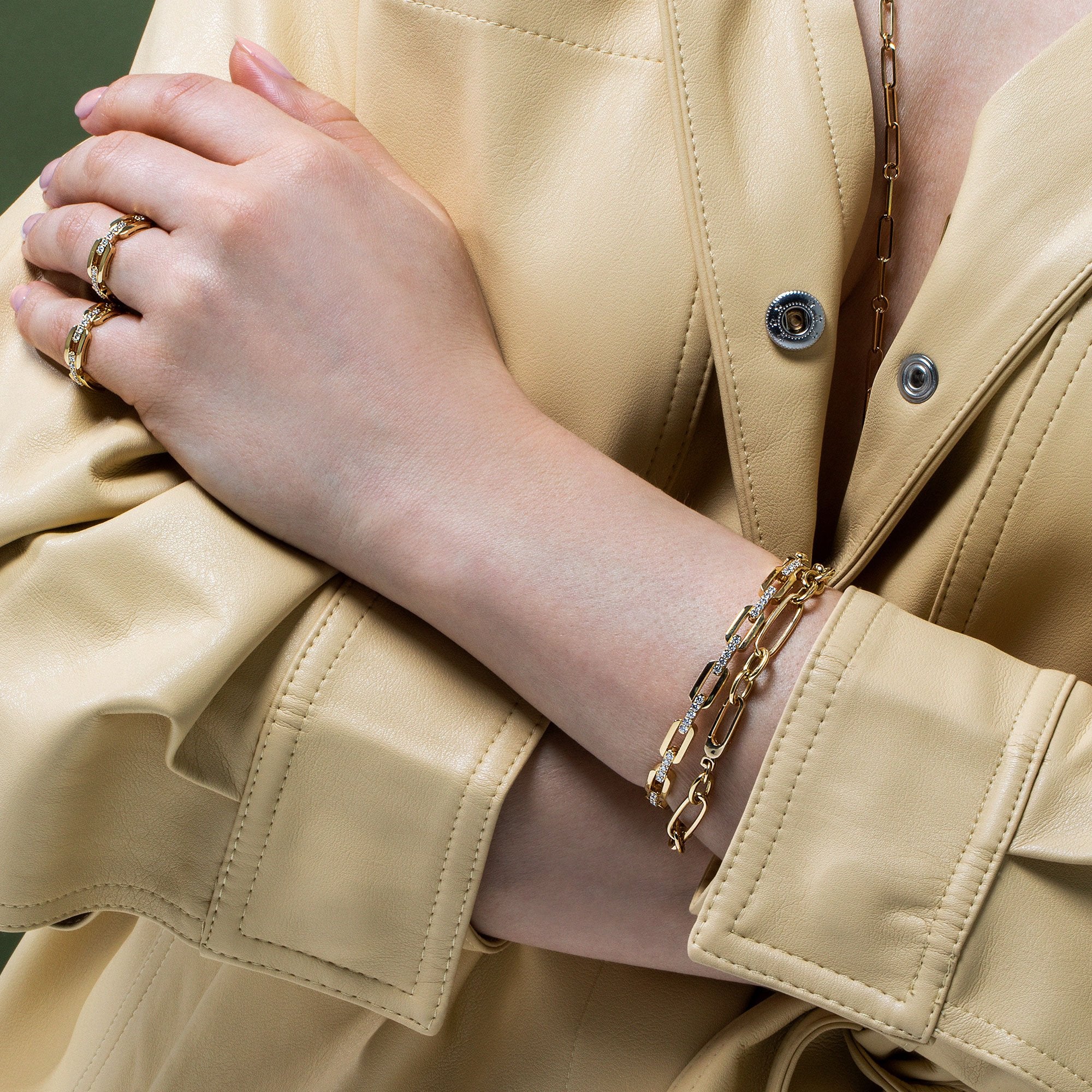 NAVARRA BANGLE WITH DIAMONDS - Image 2