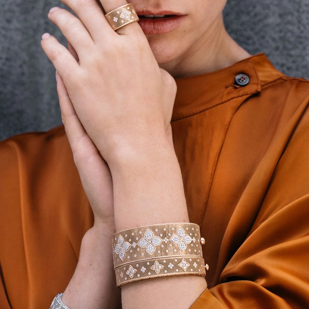 VENETIAN PRINCESS BANGLE WITH DIAMONDS - Image 4