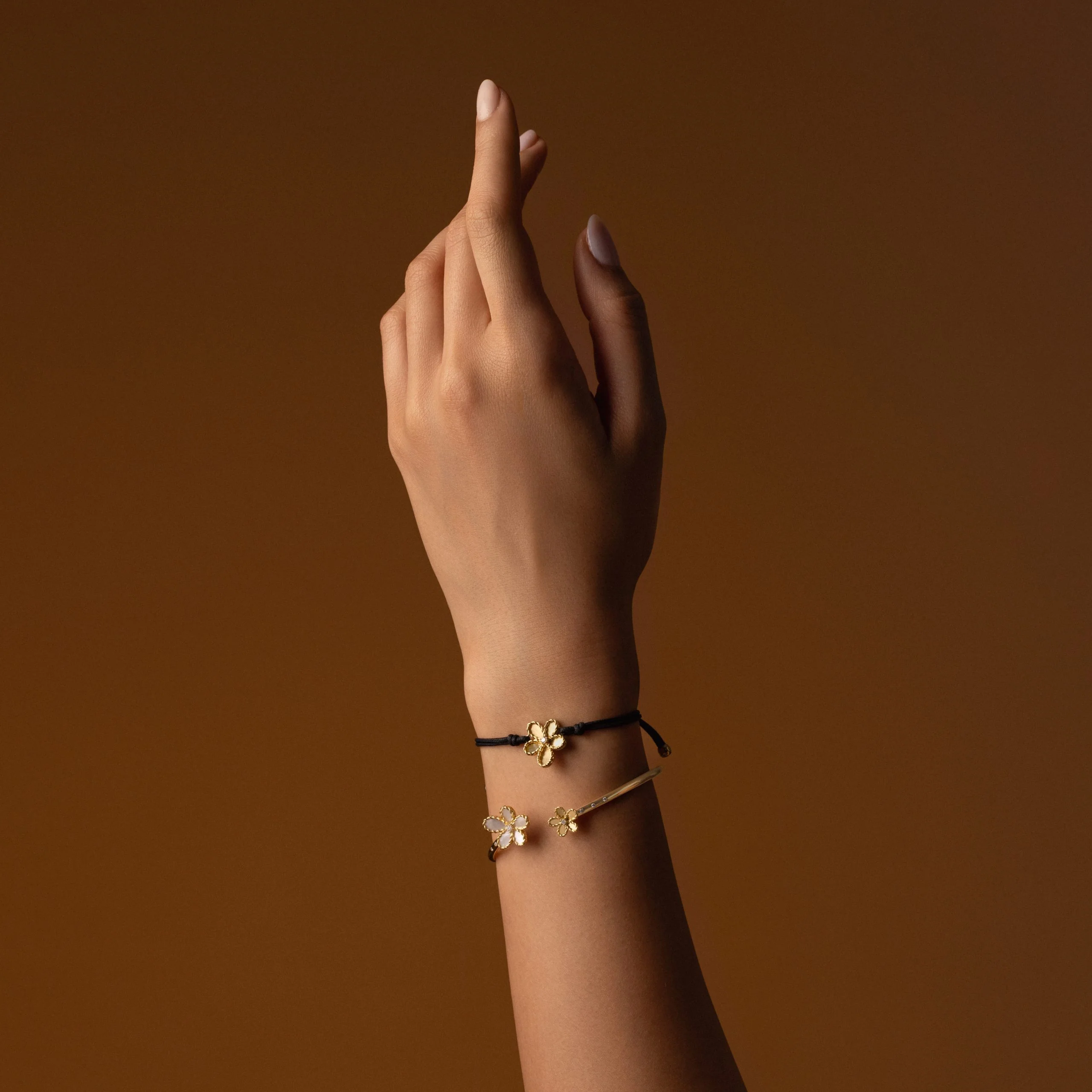 JASMINE COTTON SILK BRACELET WITH DIAMONDS - Image 5