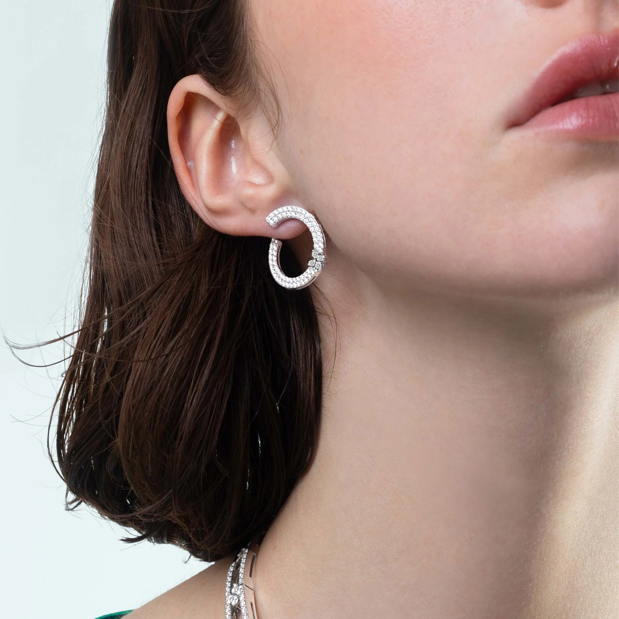 LOVE IN VERONA EARRINGS WITH DIAMONDS - Image 2