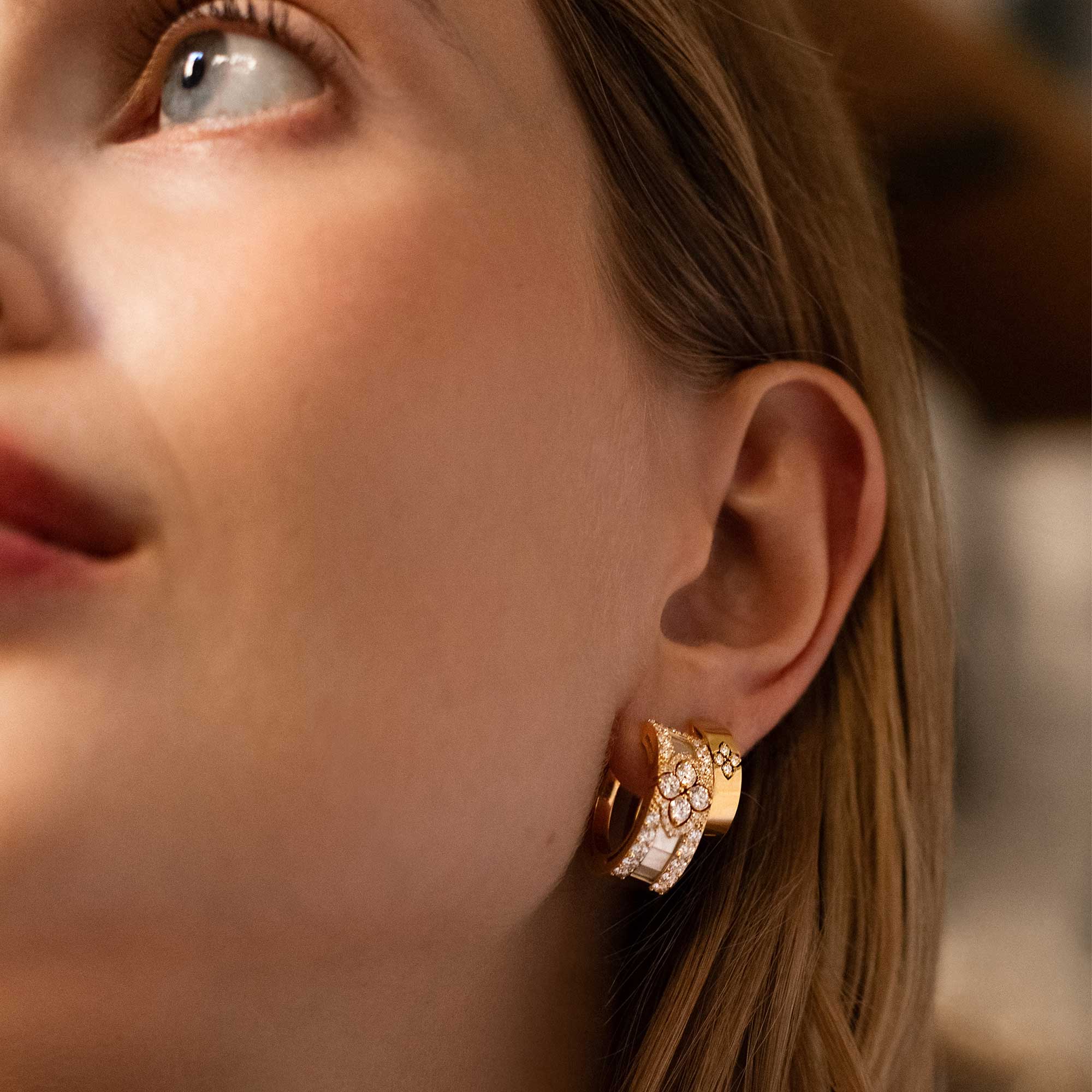 LOVE IN VERONA EARRINGS WITH MOTHER OF PEARL AND DIAMONDS - Image 2