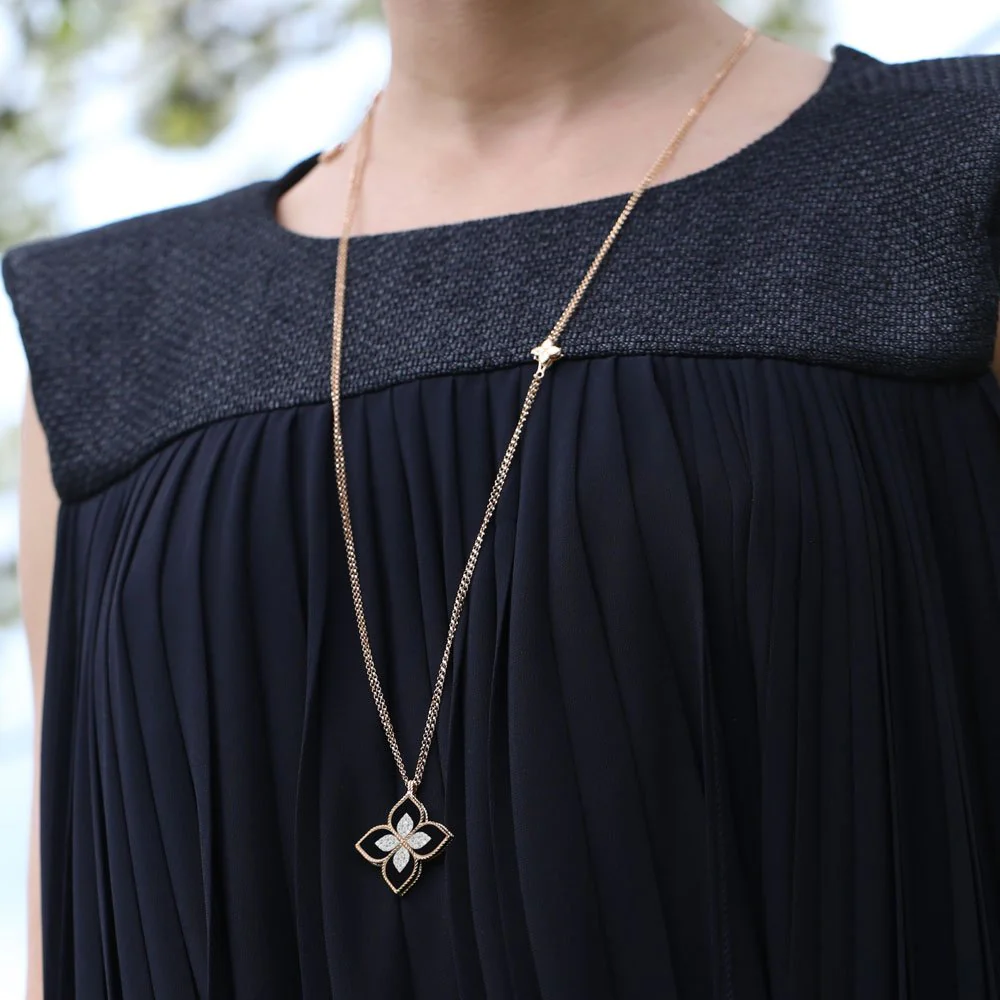PRINCESS FLOWER PENDANT WITH DIAMONDS AND BLACK JADE - Image 3