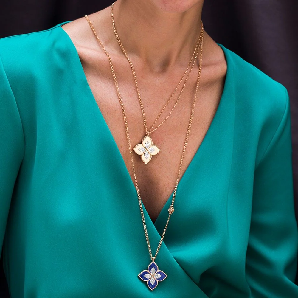 PRINCESS FLOWER PENDANT WITH DIAMONDS AND LAPIS - Image 3