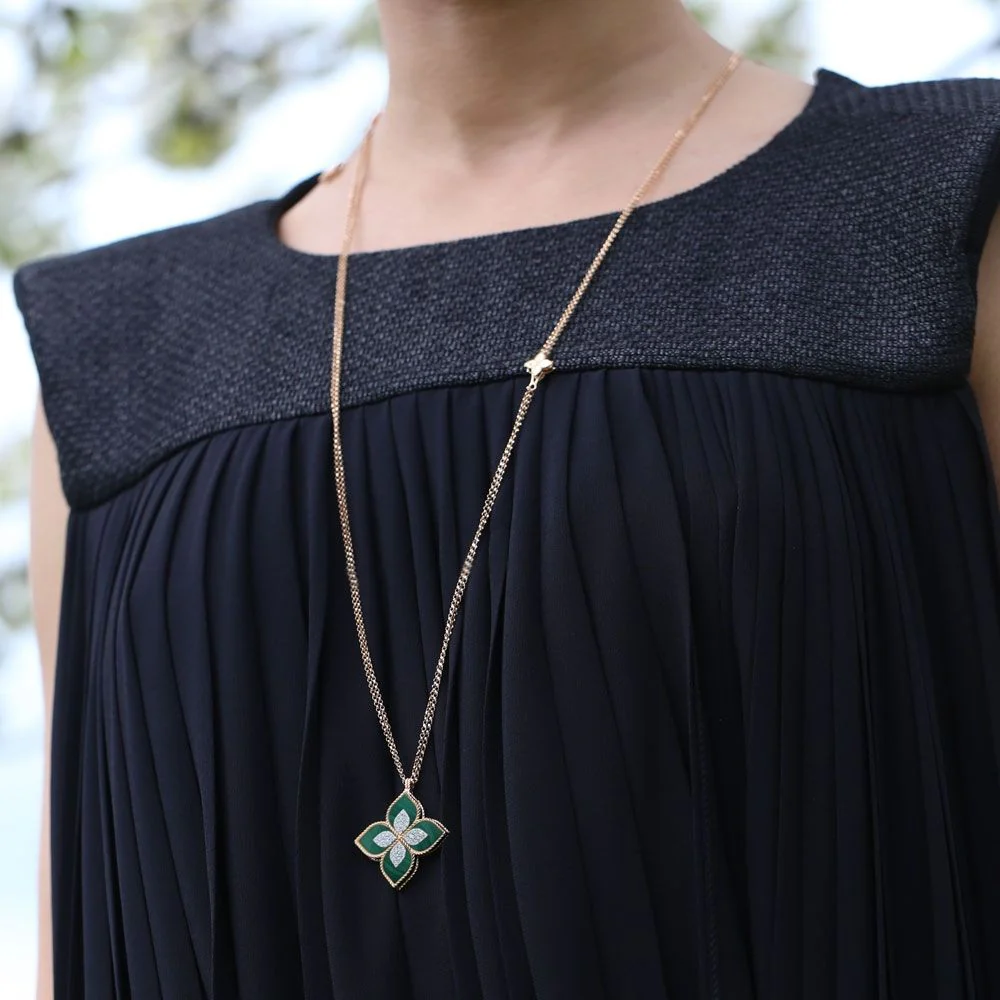 PRINCESS FLOWER PENDANT WITH DIAMONDS AND MALACHITE - Image 3