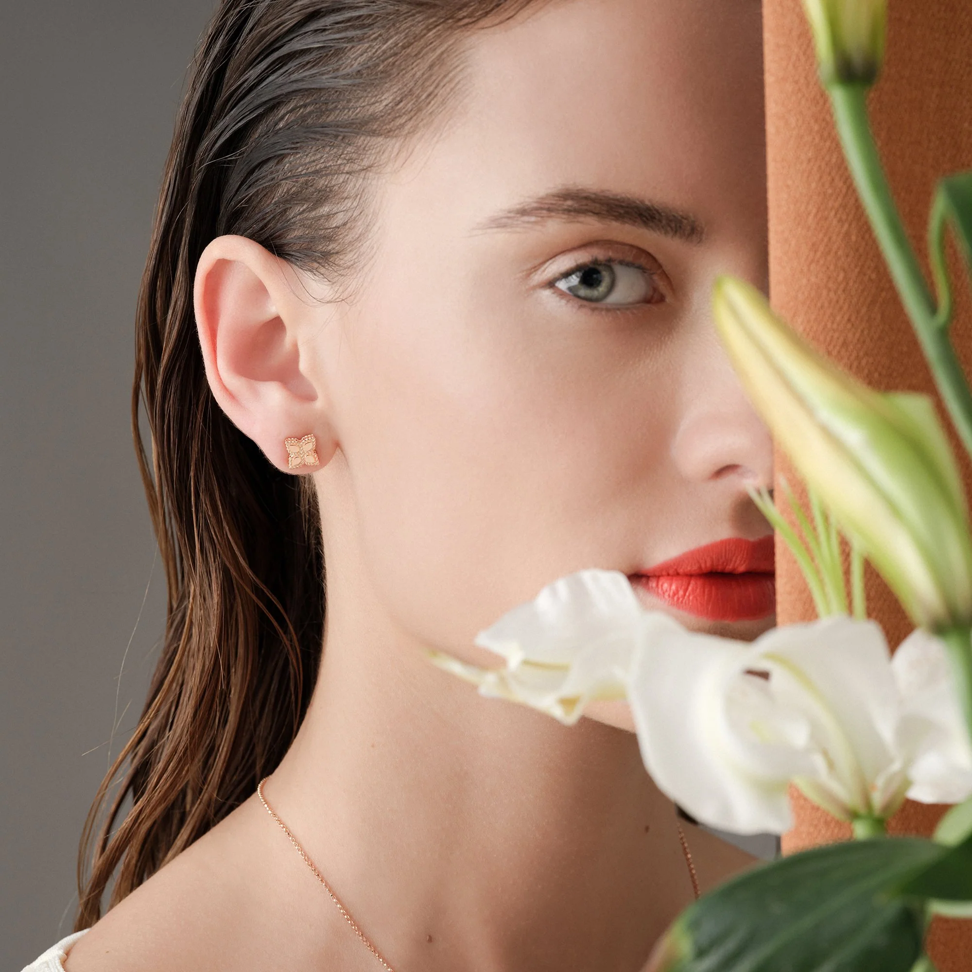 PRINCESS FLOWER EARRINGS - Image 5