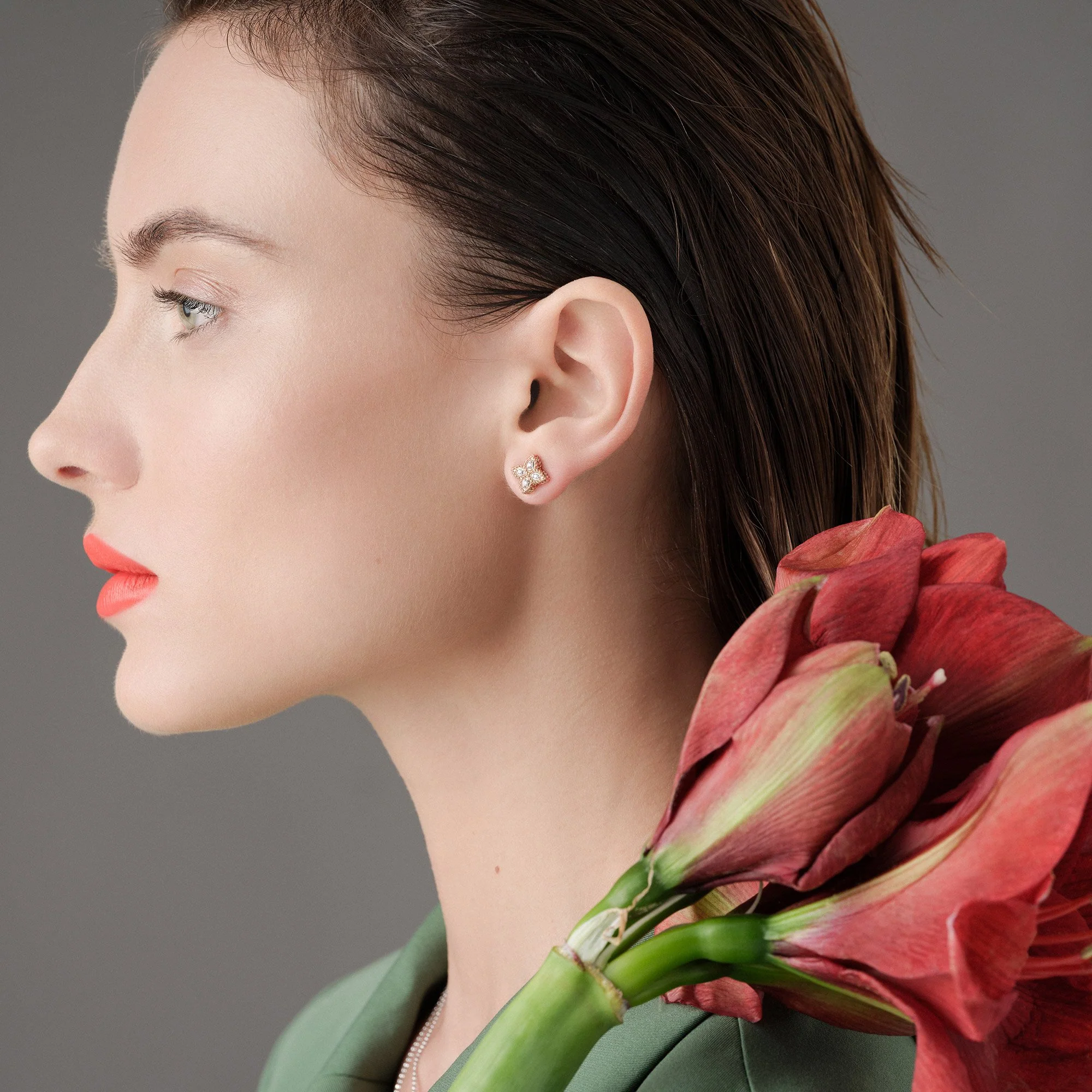 PRINCESS FLOWER EARRINGS WITH DIAMONDS - Image 6