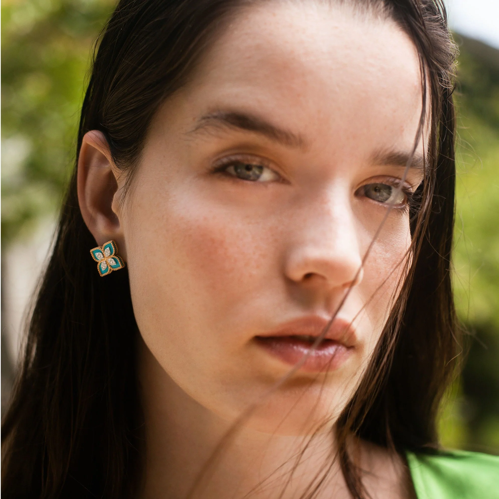 PRINCESS FLOWER EARRINGS WITH DIAMONDS AND TURQUOISE - Image 2