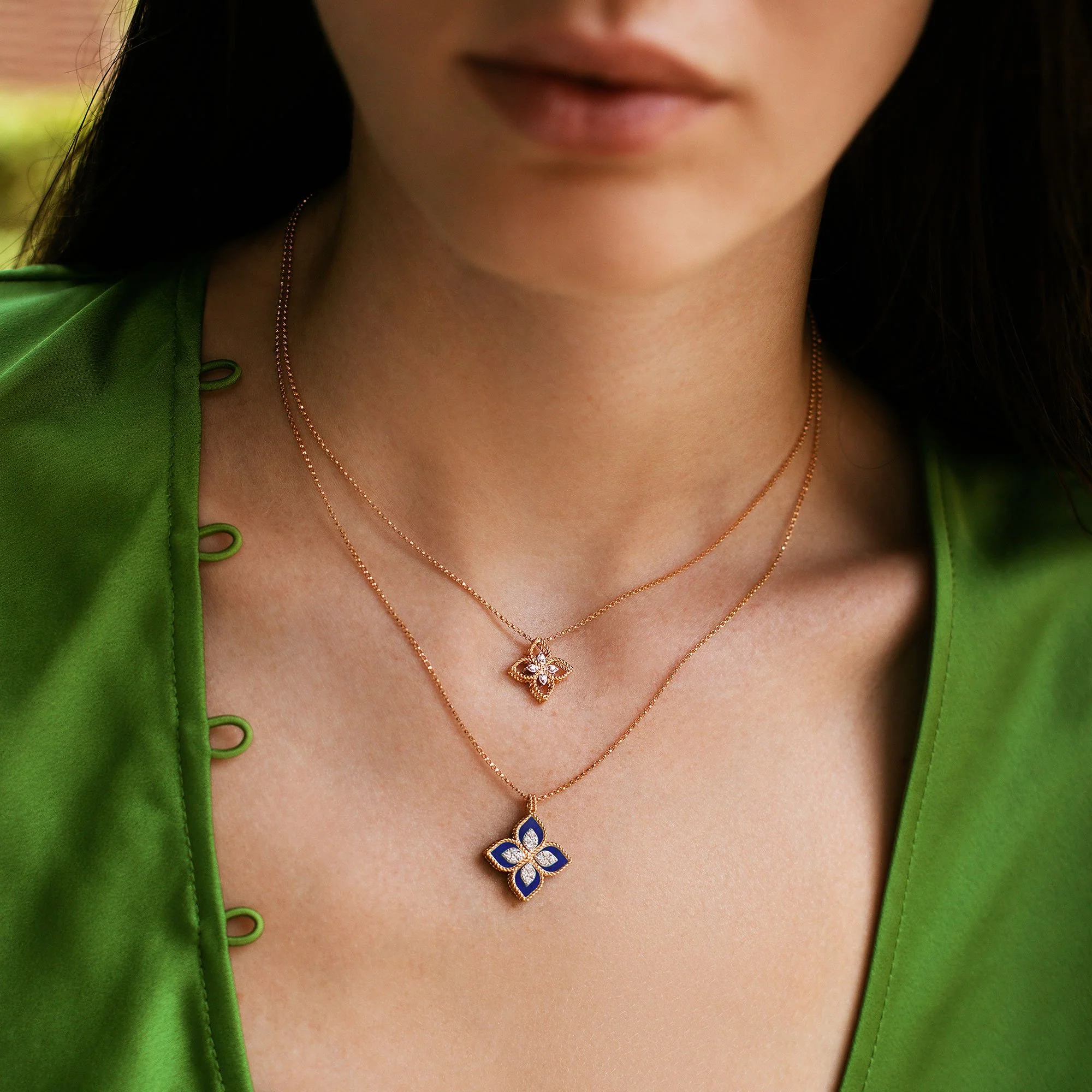 PRINCESS FLOWER PENDANT WITH DIAMONDS AND LAPIS - Image 3