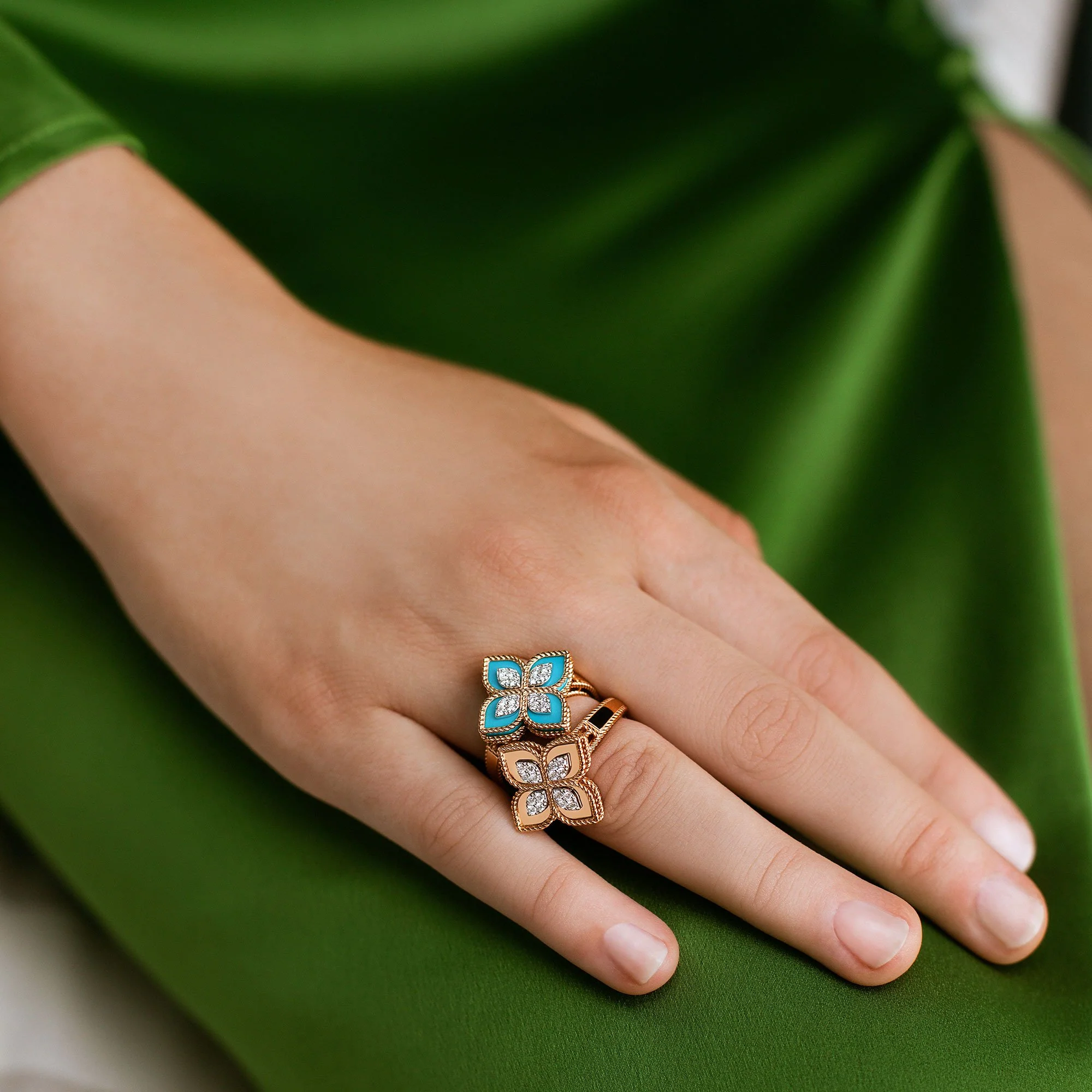 PRINCESS FLOWER RING WITH DIAMONDS AND TURQUOISE - Image 4