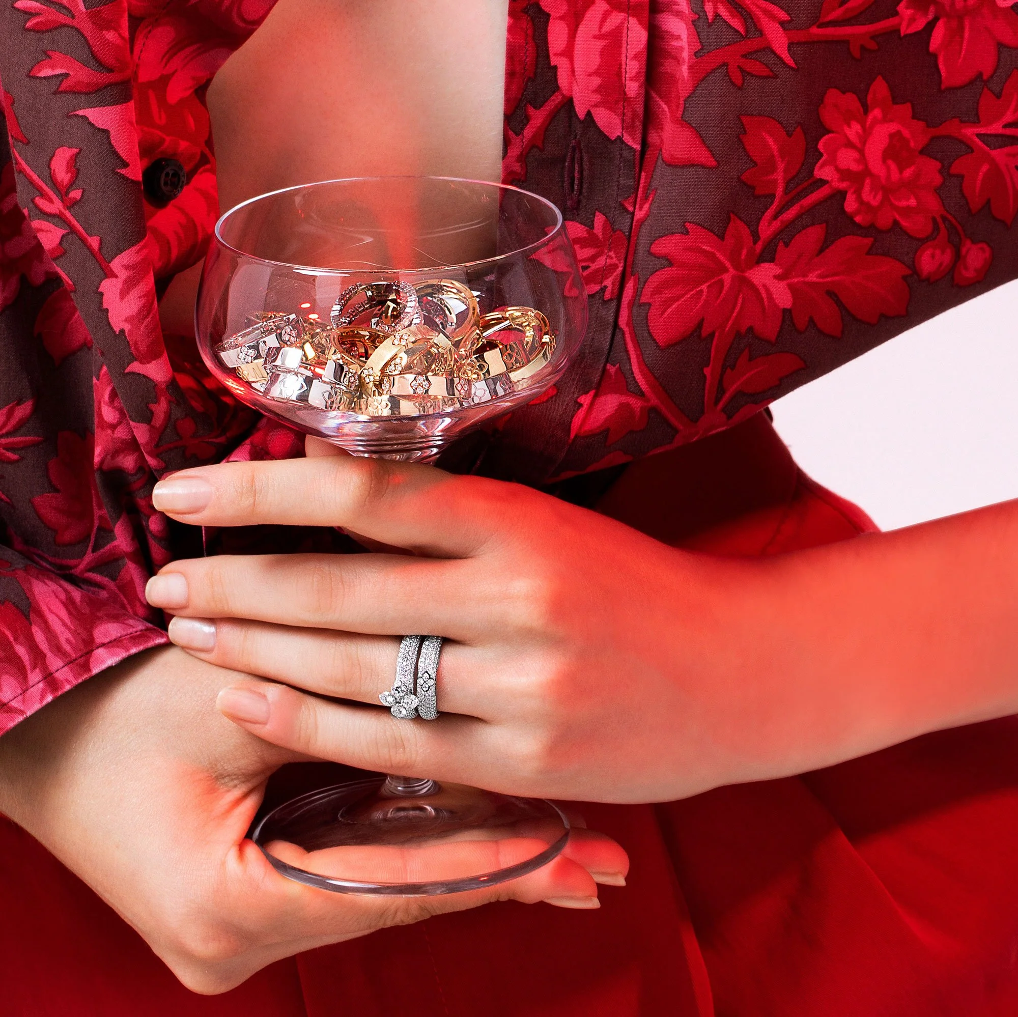 LOVE IN VERONA RING WITH DIAMONDS - Image 4
