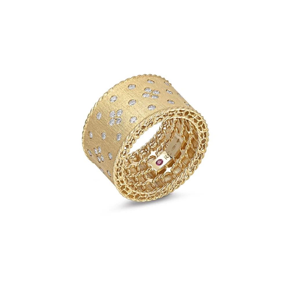 PRINCESS RING WITH DIAMONDS