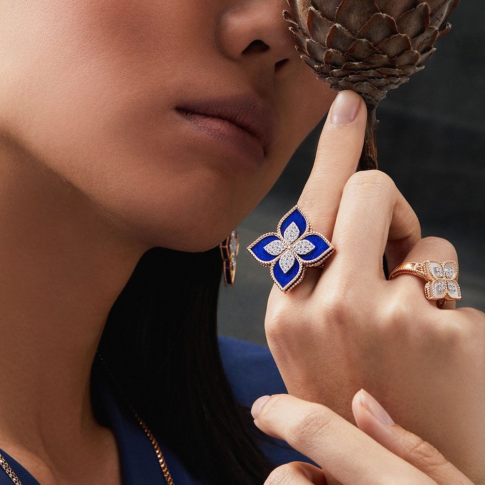 PRINCESS FLOWER RING WITH DIAMONDS AND LAPIS - Image 3