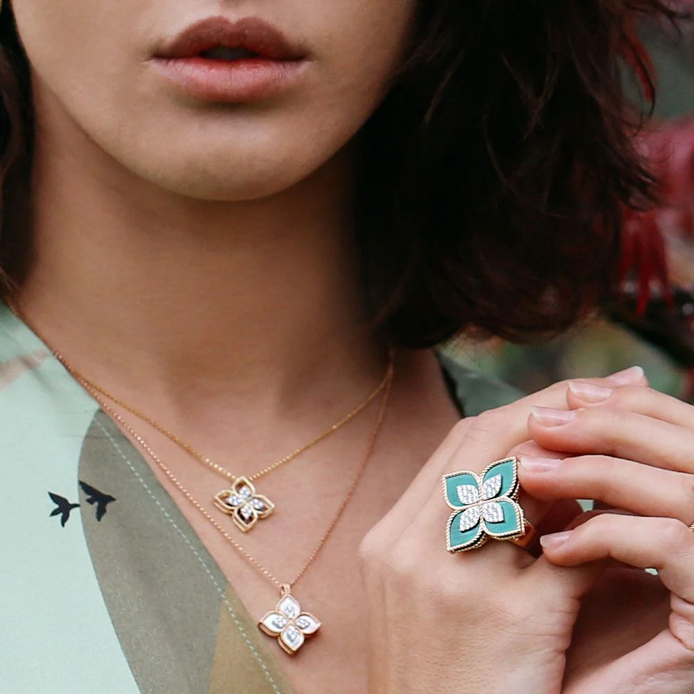 PRINCESS FLOWER RING WITH DIAMONDS AND MALACHITE - Image 3