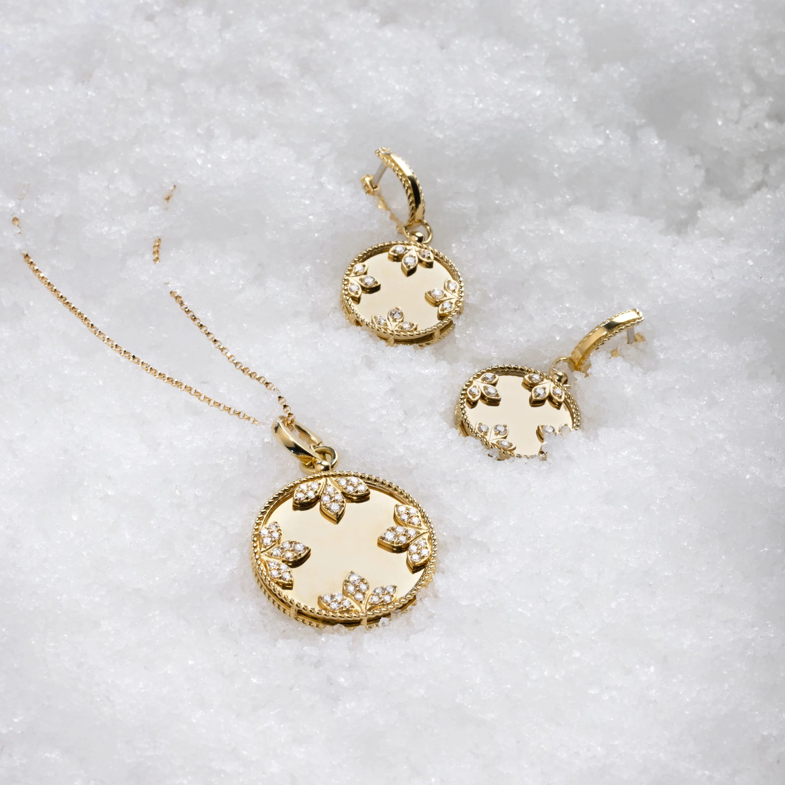VENETIAN MEDALLIONS COLLAR WITH DIAMONDS - Image 4