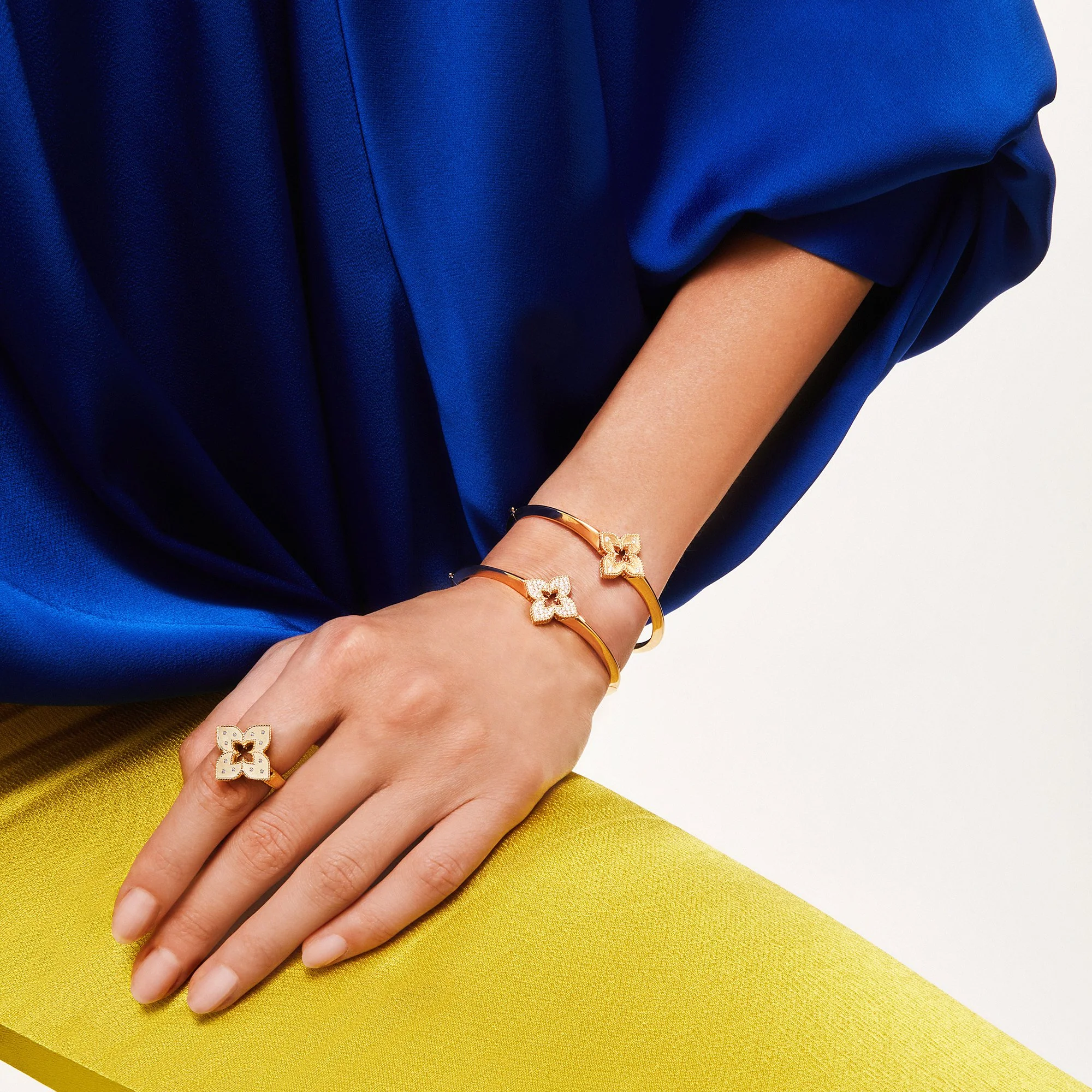 VENETIAN PRINCESS BANGLE WITH DIAMONDS - Image 5